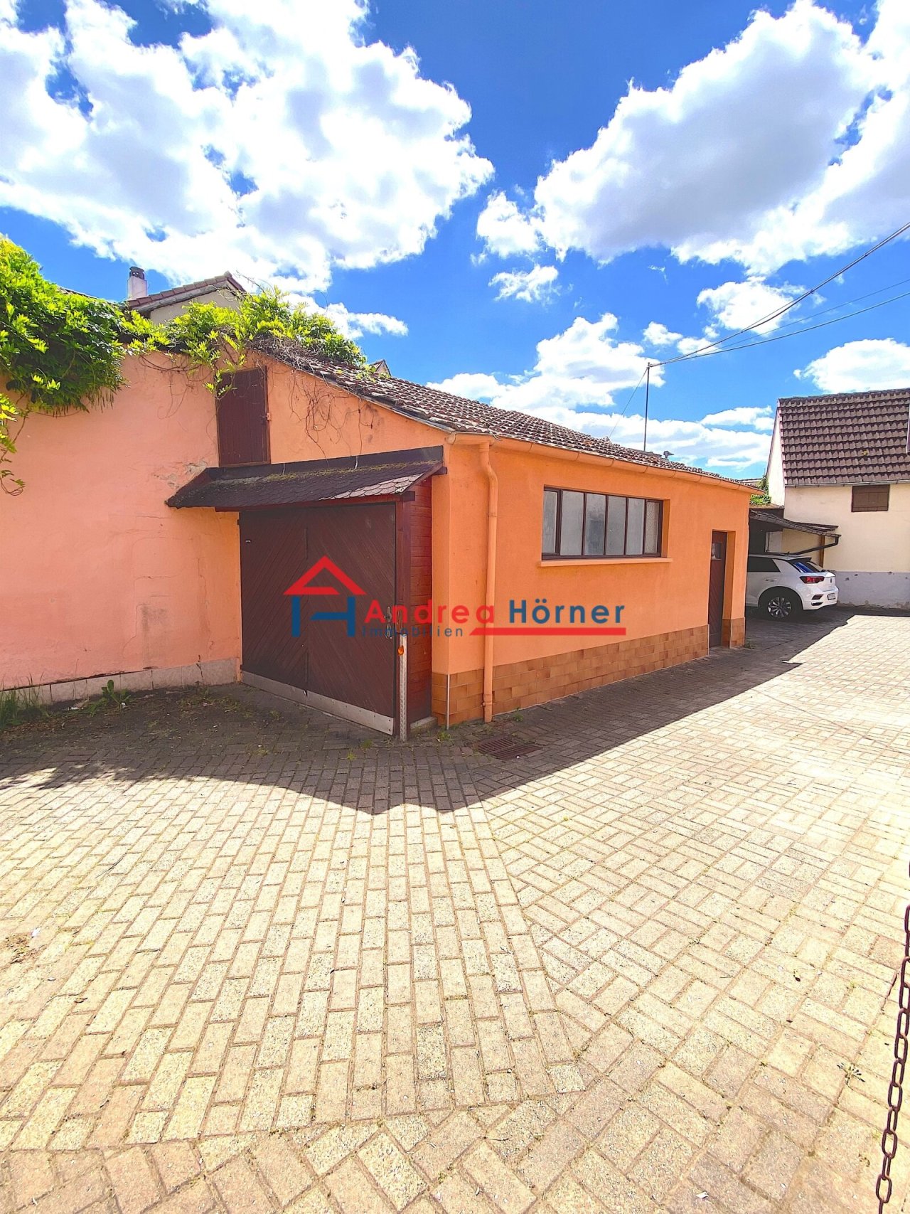 Garage und Hof Garage und Hof
