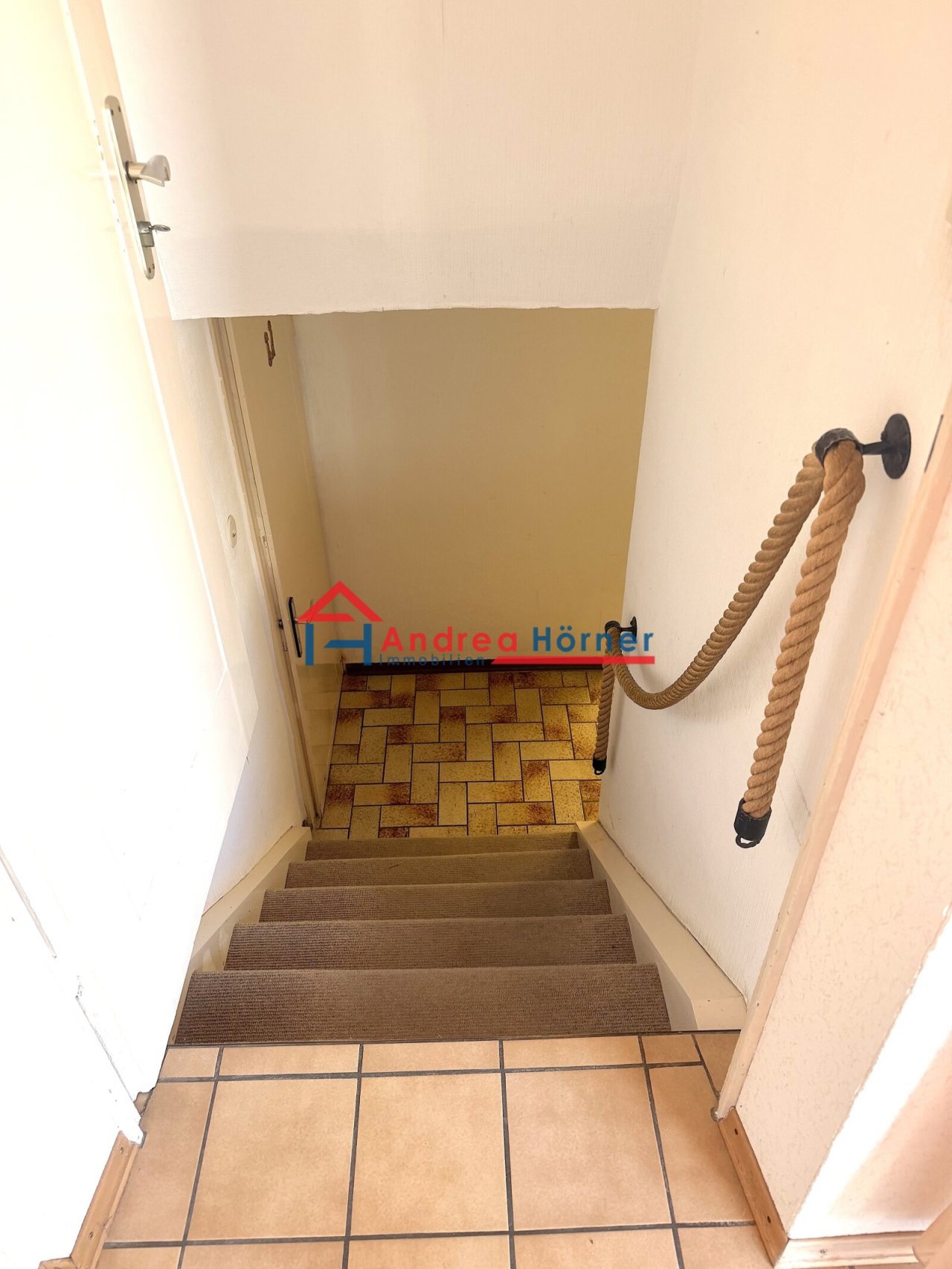 Treppenabgang zum Keller Treppenabgang zum Keller